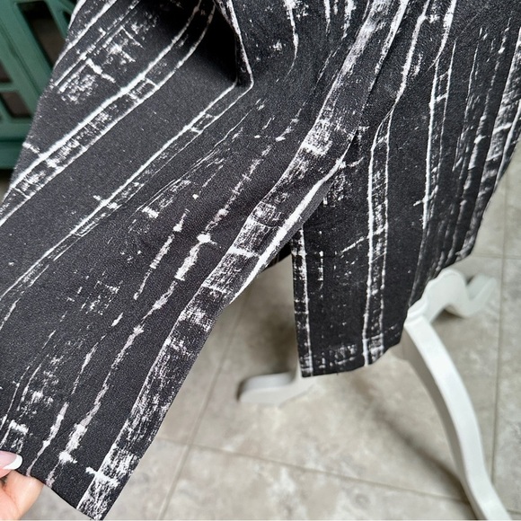 Banana Republic Sloan Pencil Skirt Black White Stripe Size 4 - Picture 6 of 16